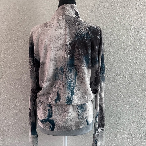 Donna Karan New York Abstract Print Surplice Blouse Lined Size L - Picture 4 of 9